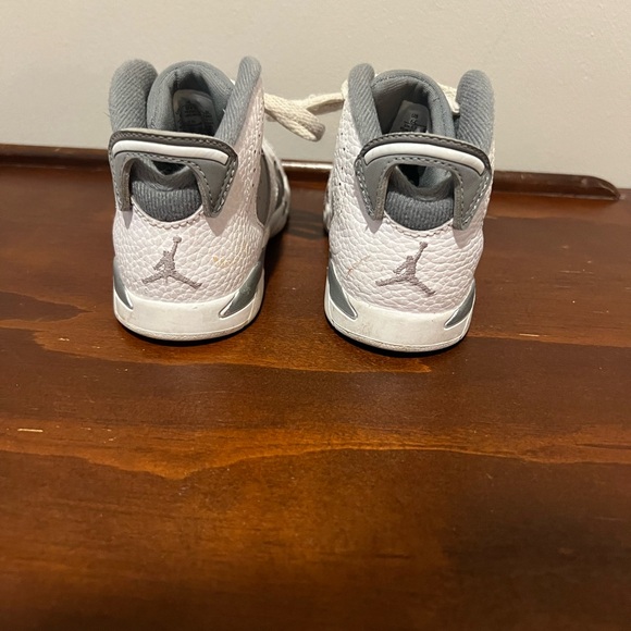 Used toddler Jordan’s -size 6 - Picture 5 of 14